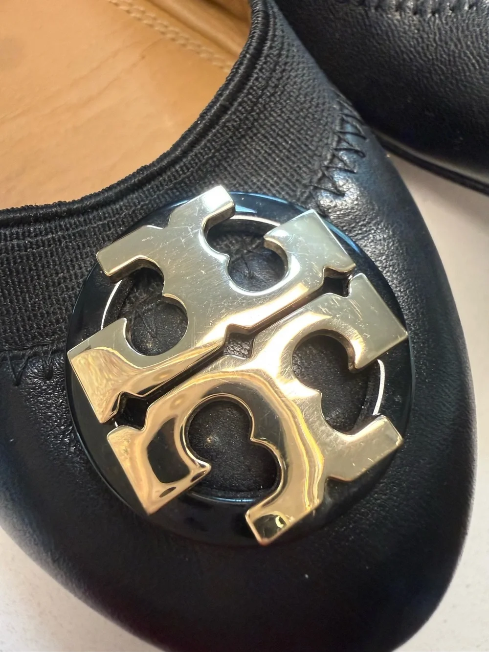 TORY BURCH Black Claire Elastic Ballet Flat with Gold Logo - Size 6.5